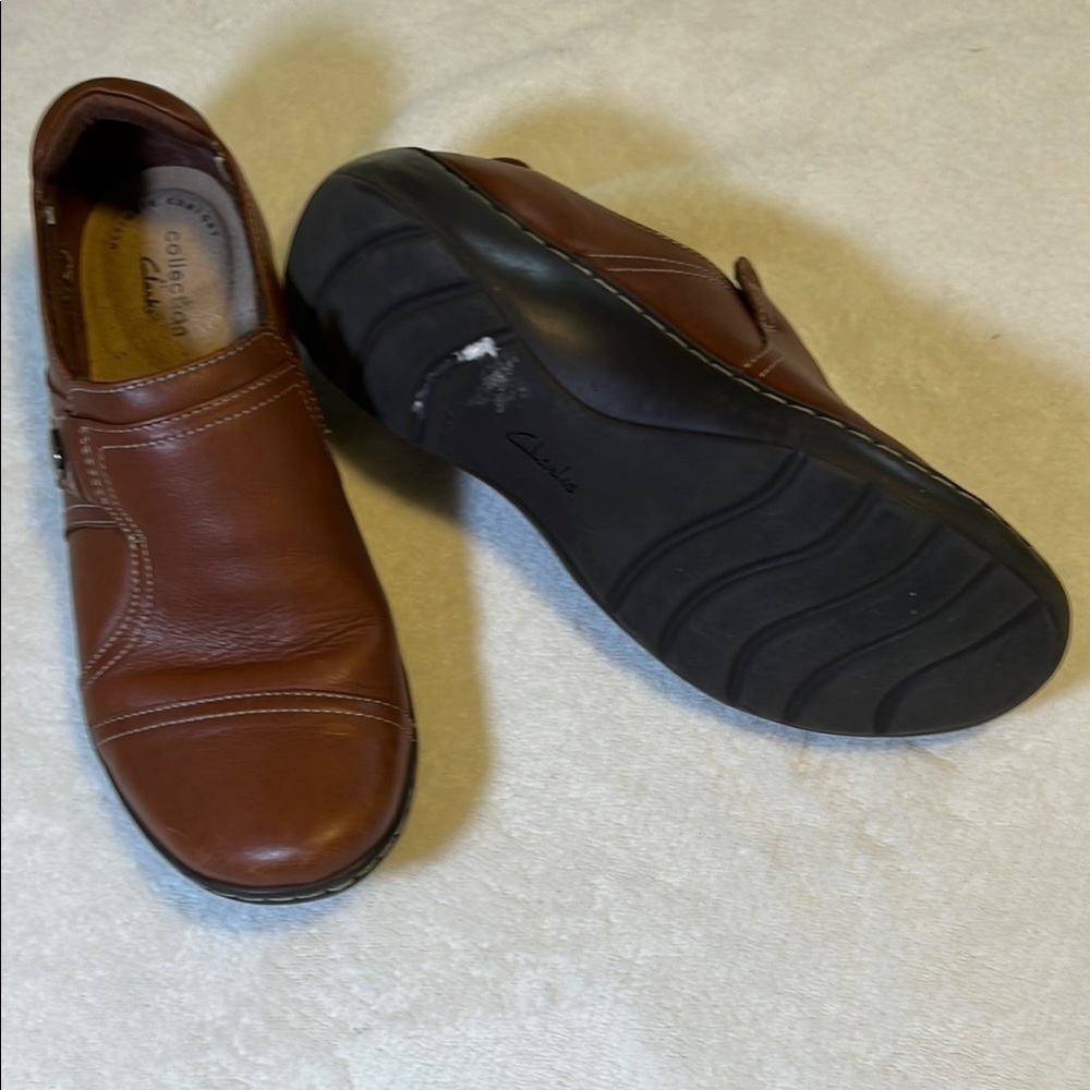 Clarks Brown Leather Loafers Slip-On Comfort - Picture 3 of 4